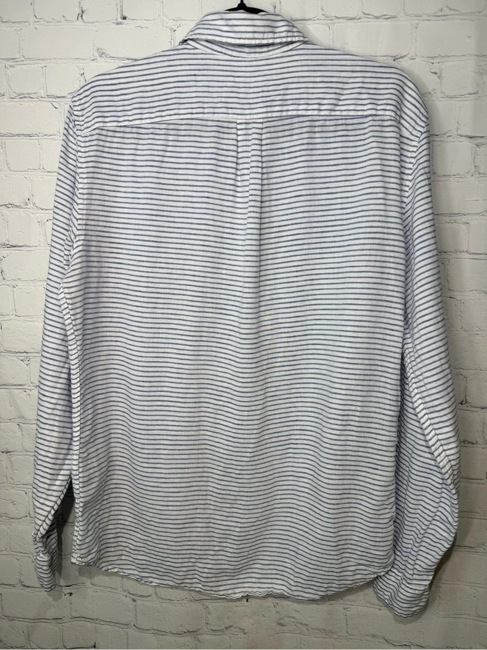 GAP size medium blue & white striped button down